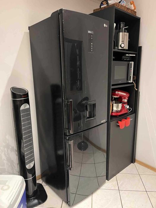 Lodówka LG czarna