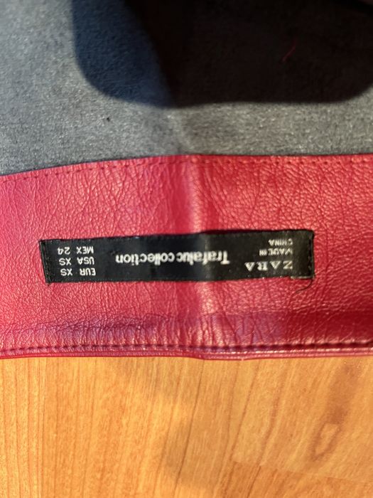 Мини юбка из эко кожи zara