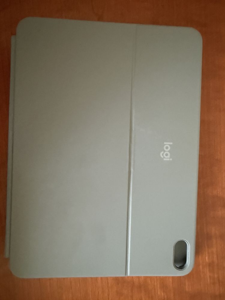 Capa com teclado Combo Touch da Logitech para iPad Air de 11 polegadas