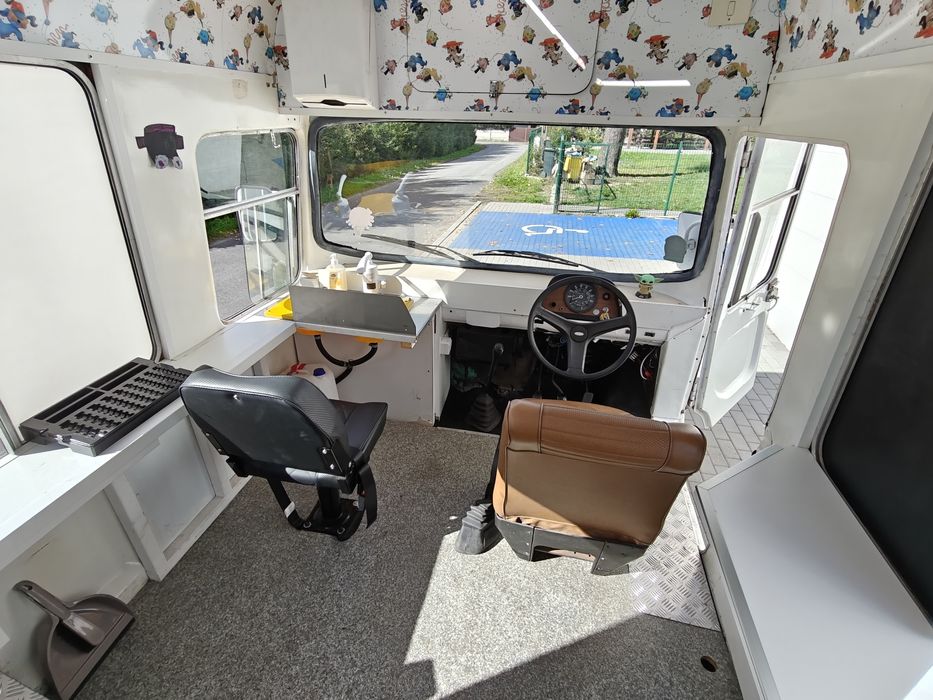 Lodziarka Icetruck Ford Transit lodziarnia mobilna foodtruck