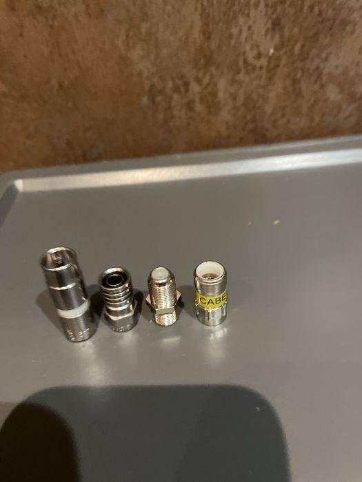 Sprzedam wtyczki kompresyjne do telewizji kablowej