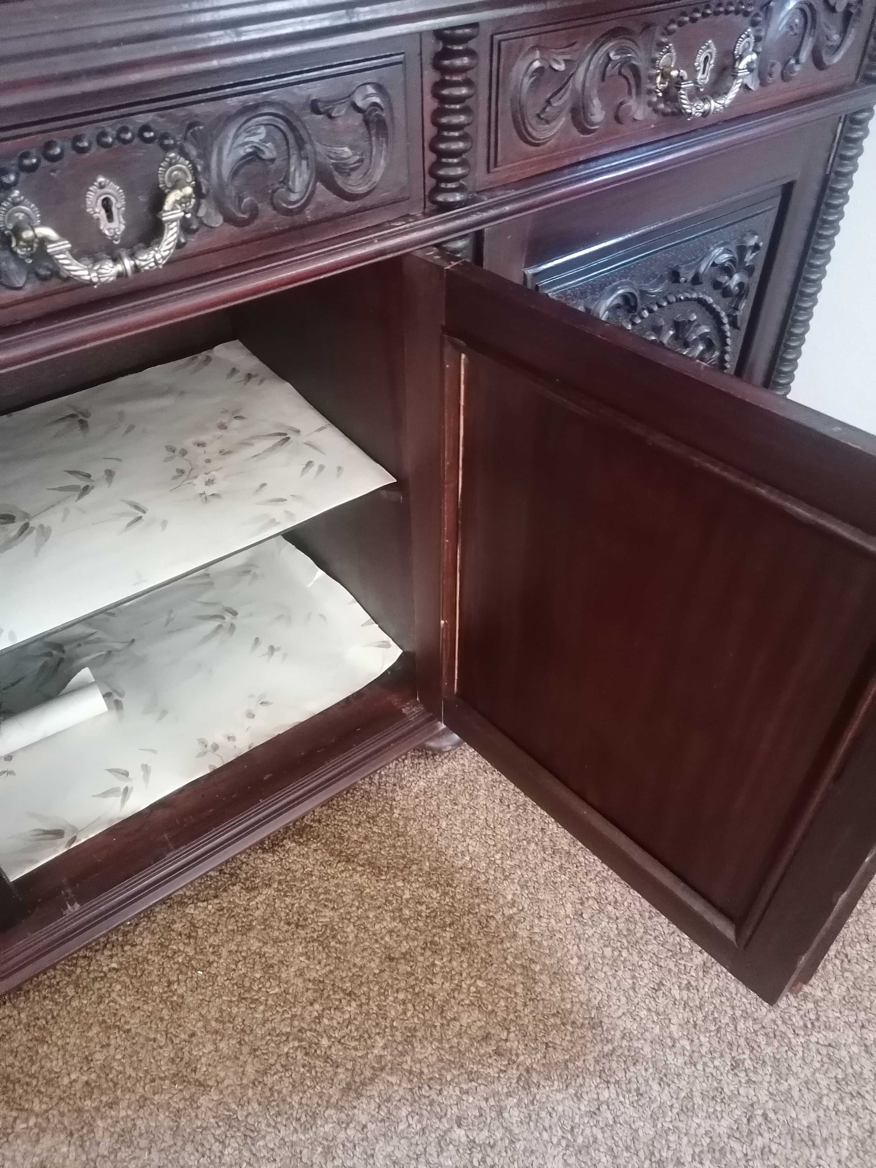 DOU - Móvel de Sala de Jantar, estilo Classico