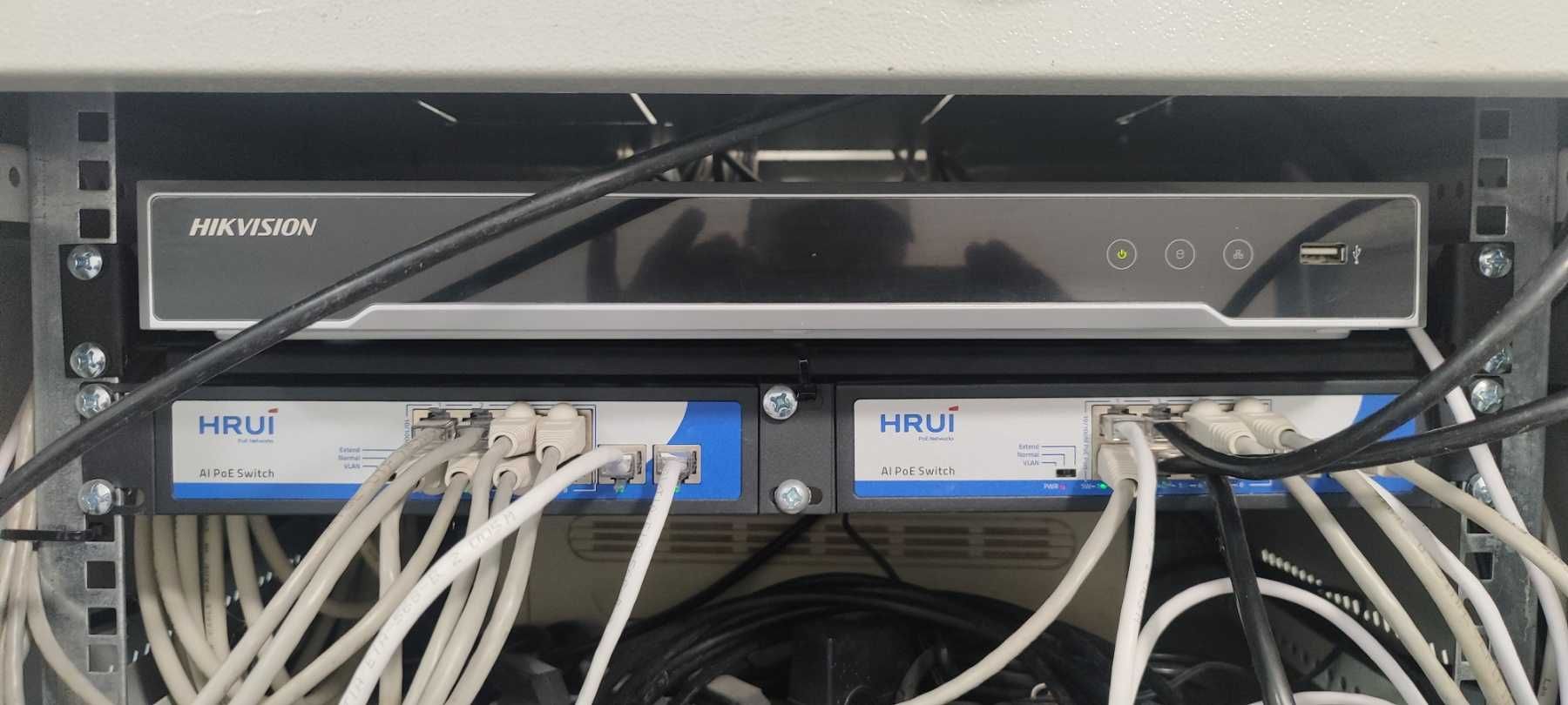 16-ти канальний мережевий  відеореєстратор Hikvision DS-7616NI-Q2