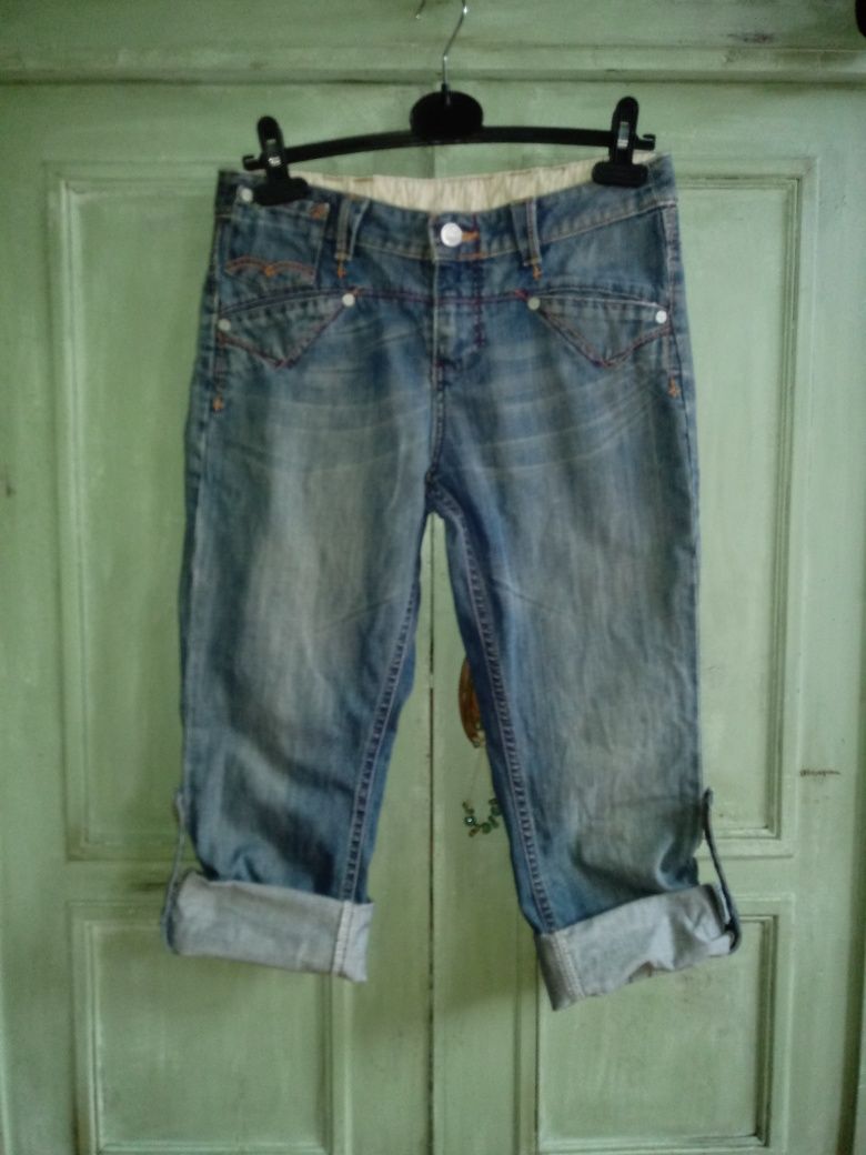 Spodnie, spodenki, jeansy marki Levis