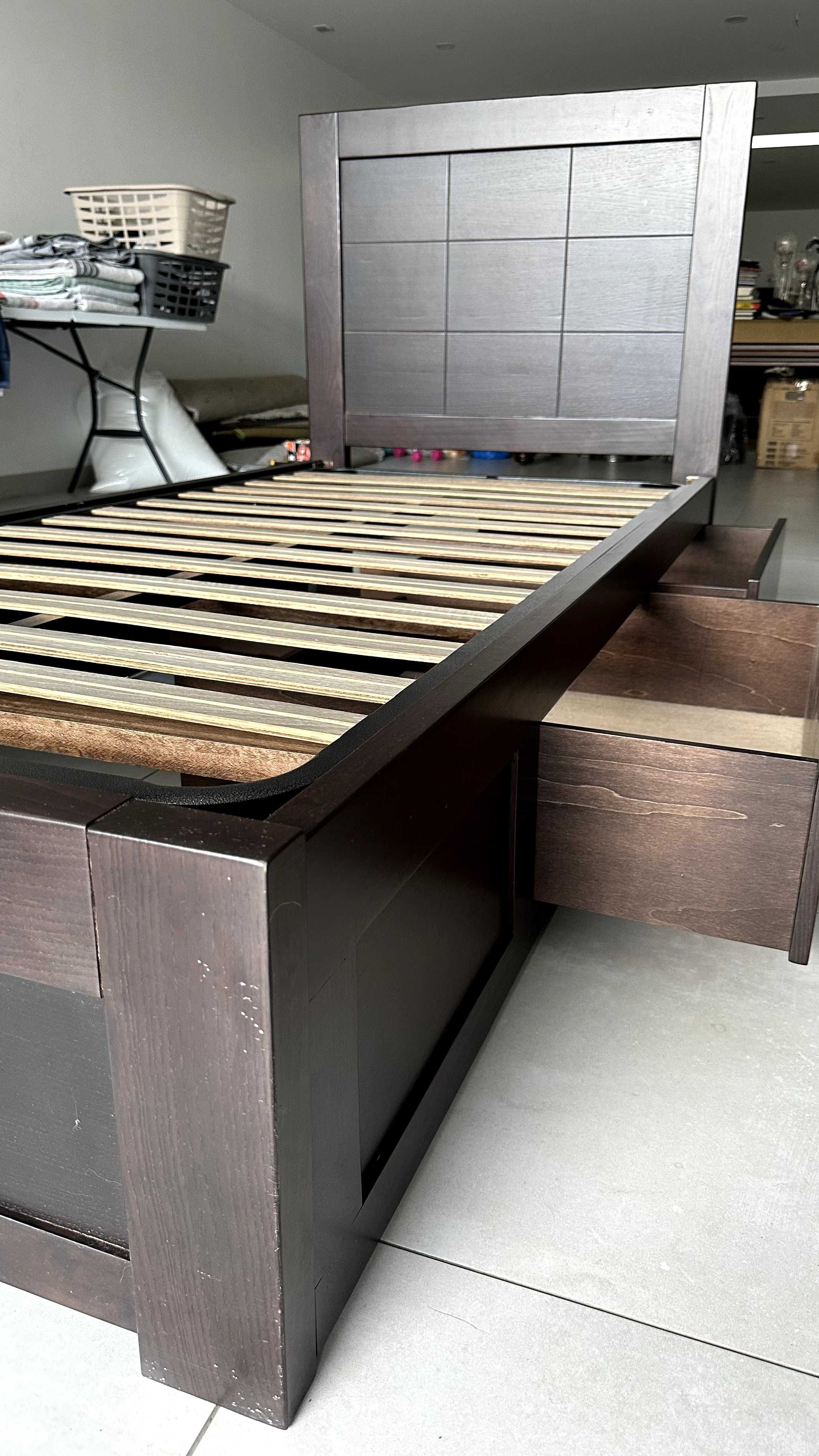 Cama com arrumação e gavetas + colchão e estrado