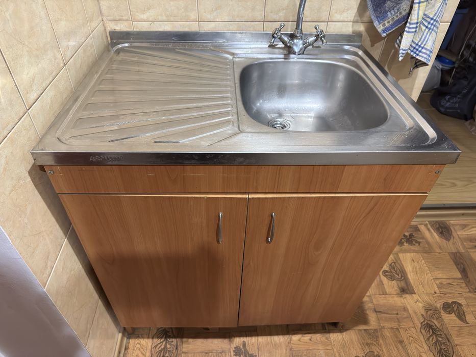 Тумба з мийкою та змішувачем