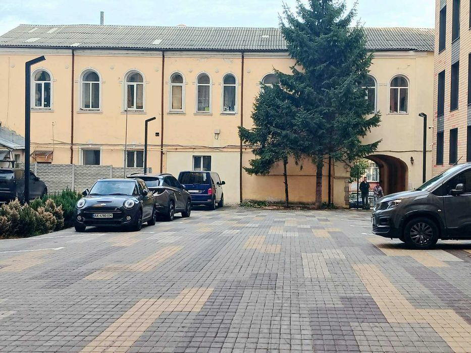 Центр!Затишна ізольована студія.Реальна ціна.