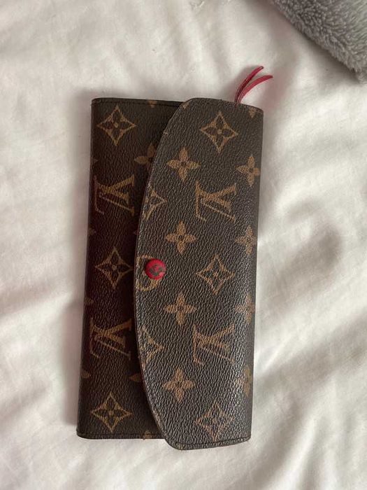 The Quintessential Small Wallet: Louis Vuitton