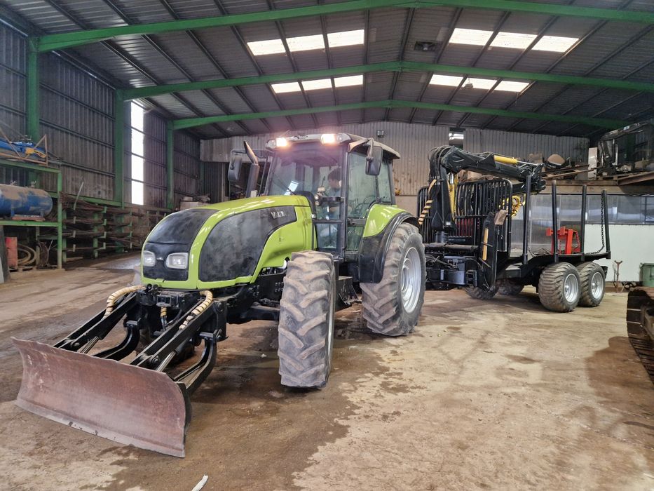 Trator florestal Valtra T130