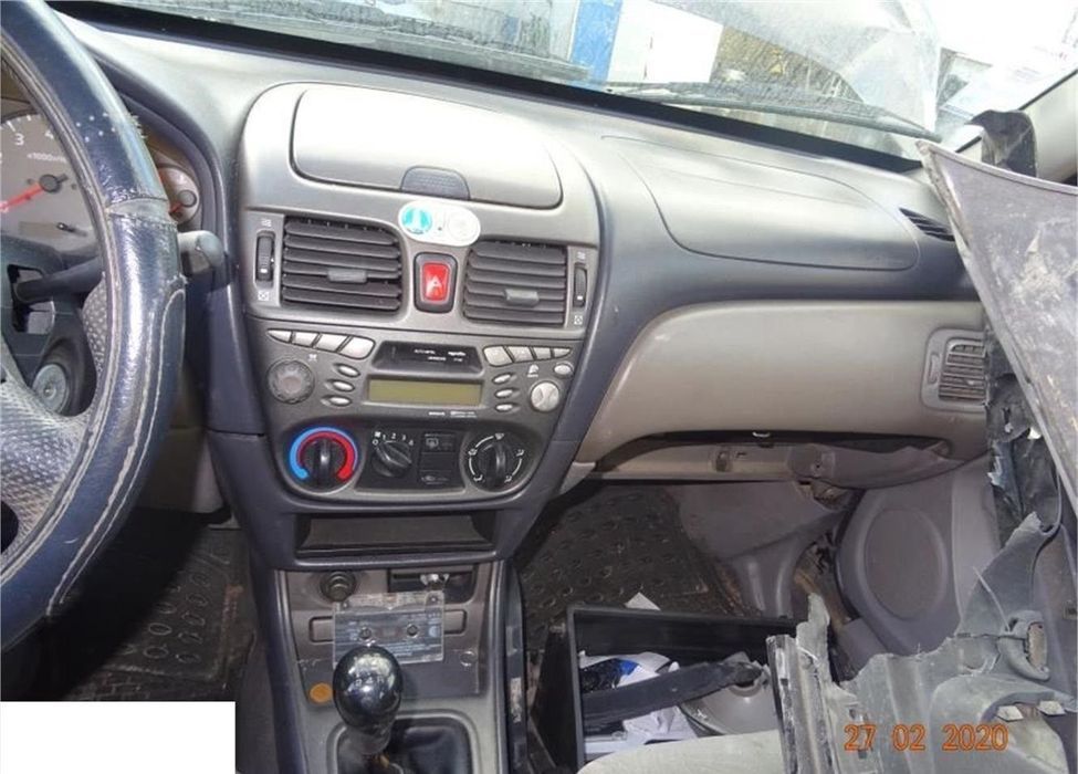 Nissan Almera 1.5i QX De 2001 Disponível Para Peças