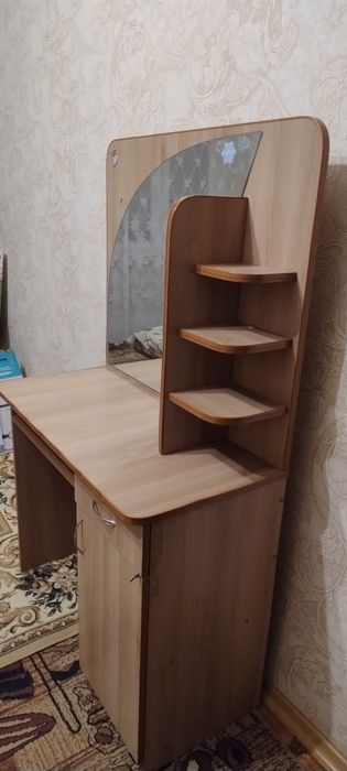 Продам трюмо в хорошем состоянии