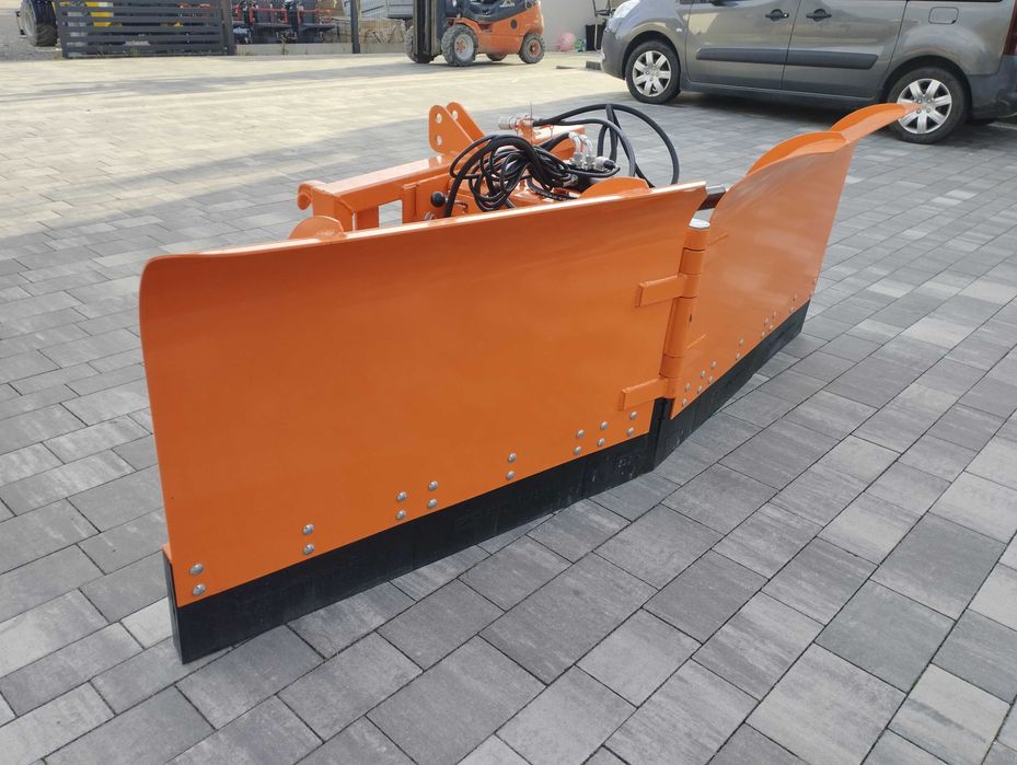 Pług Śnieżny Strzałka Różne Szerokości Mocna Konstrukcja Dostawa