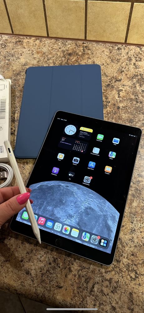 Tablet iPad Apple + NOWY RYSIK - Touch ID - PROCREATE