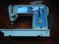 Máquina de costura Singer 612G antiga