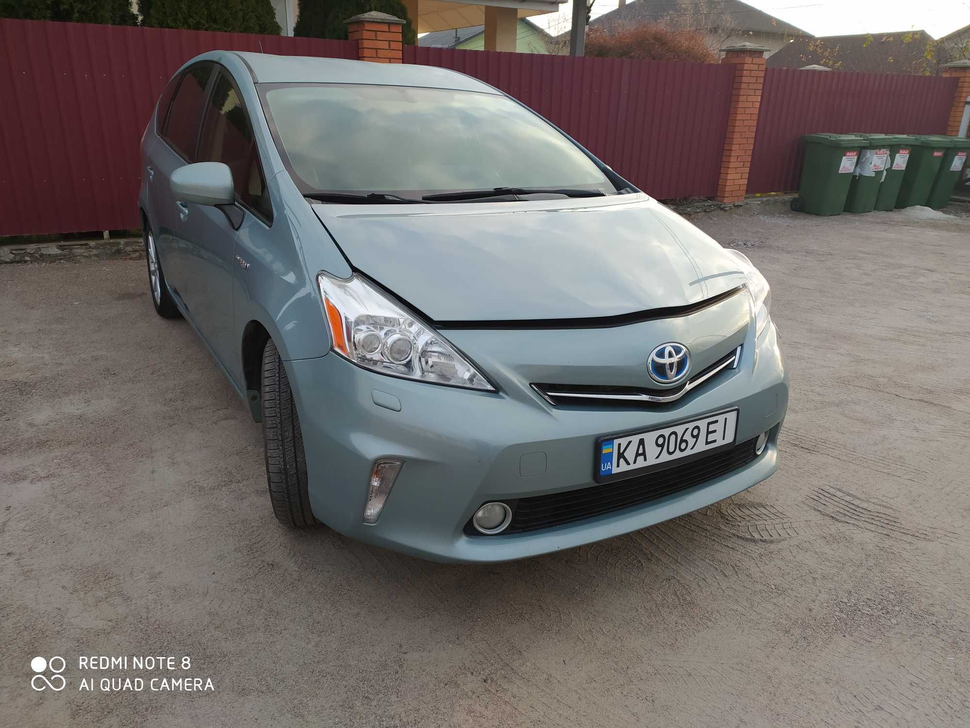 Toyota Prius V 2014