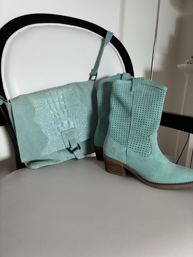 Conjunto de botas e mala de camurça Tapadas