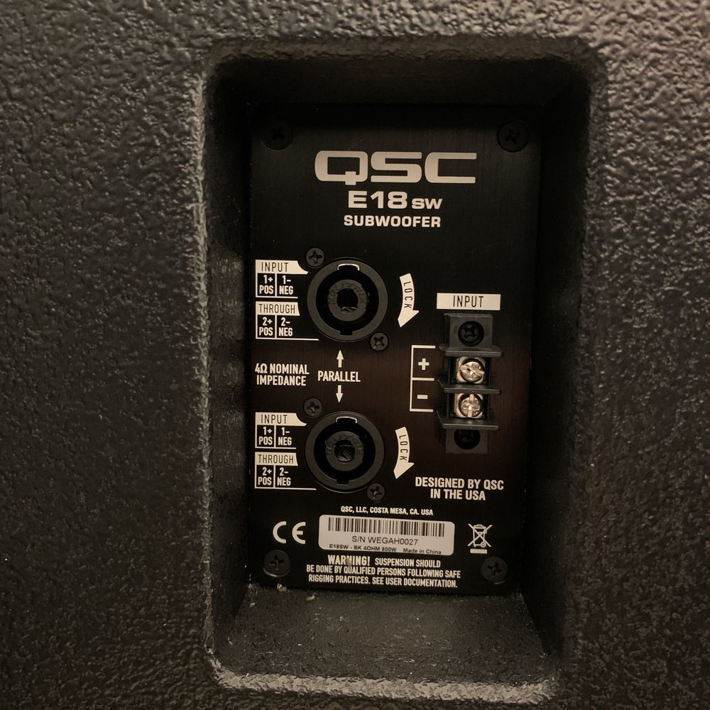 QSC E-series kolumny i woofer pasywne + transportcasy