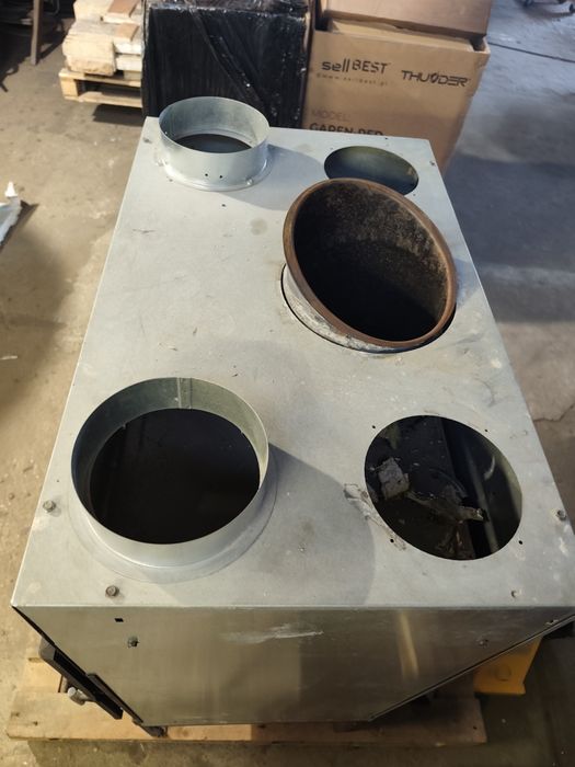 Kominek wraz z kamieniami