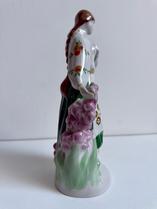 Figurka porcelana Połonne dziewczyna 1