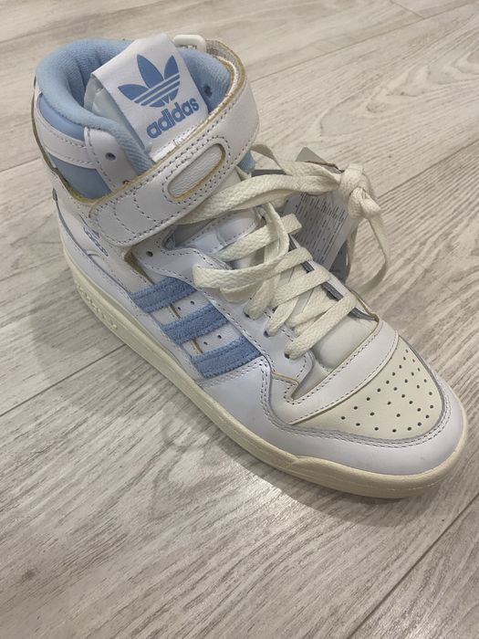 Продам кроссовки Adidas