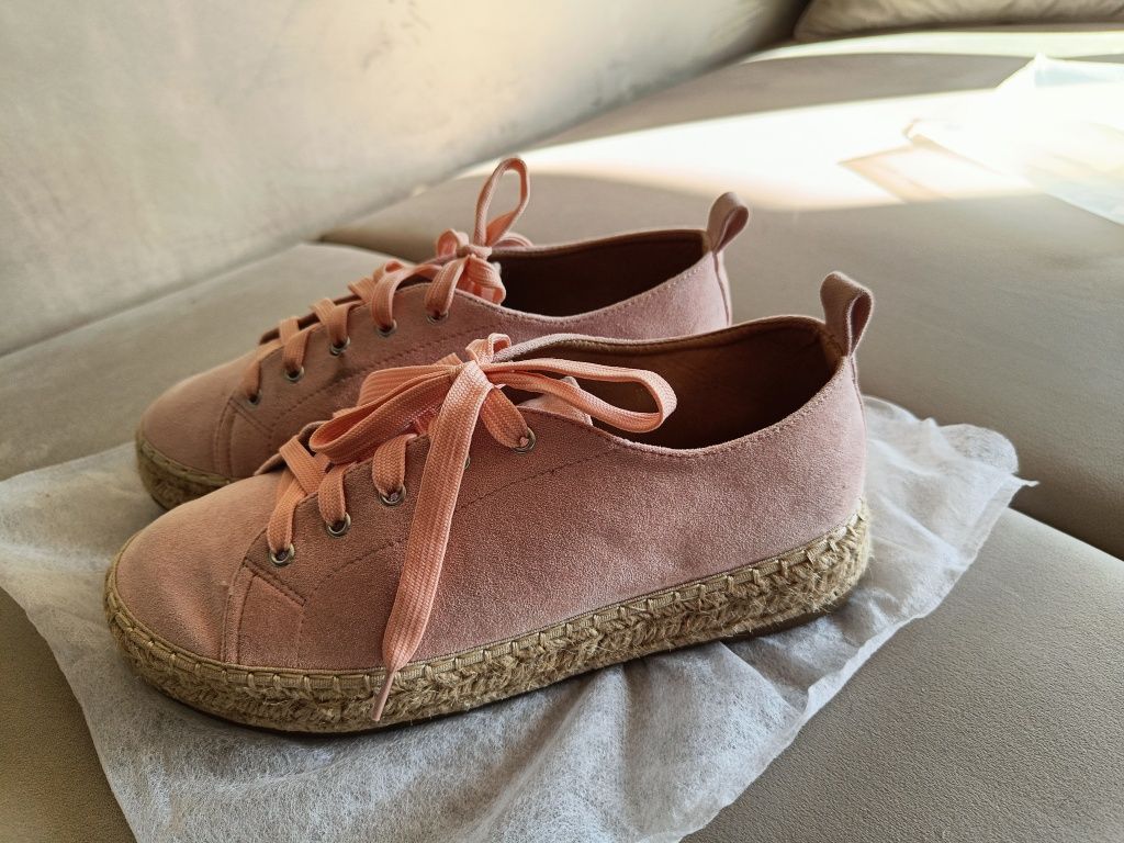 Buty , espadryle