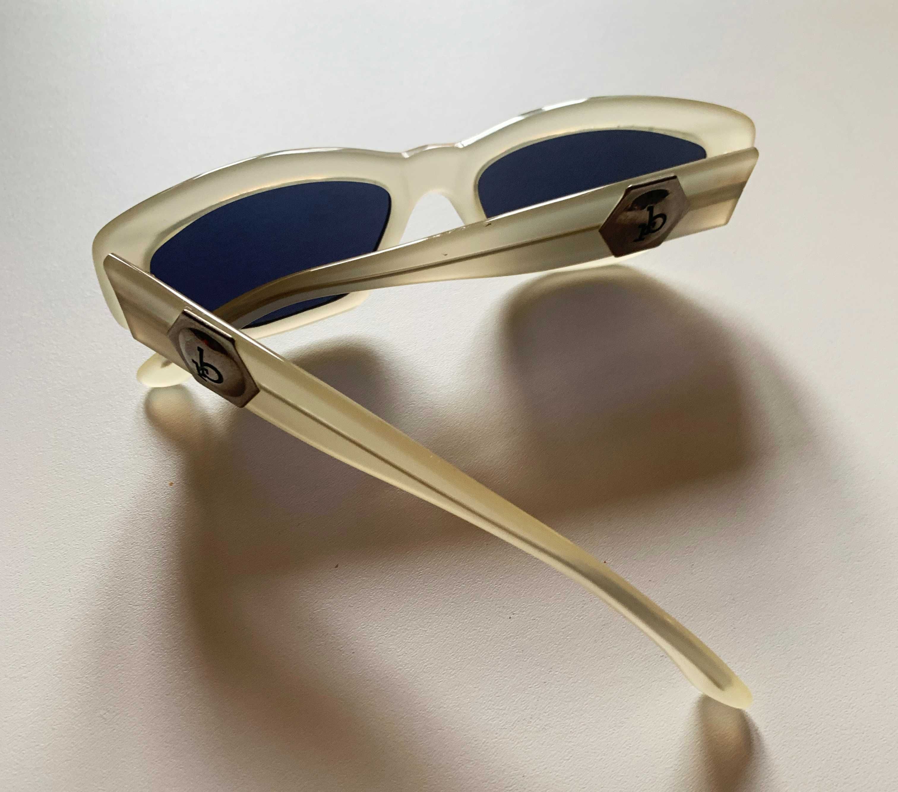 Óculos de sol retro (modelo feminino - formato pequeno)