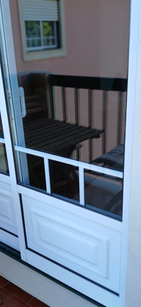 Janela correr vidro duplo lacado branco +aro verde
