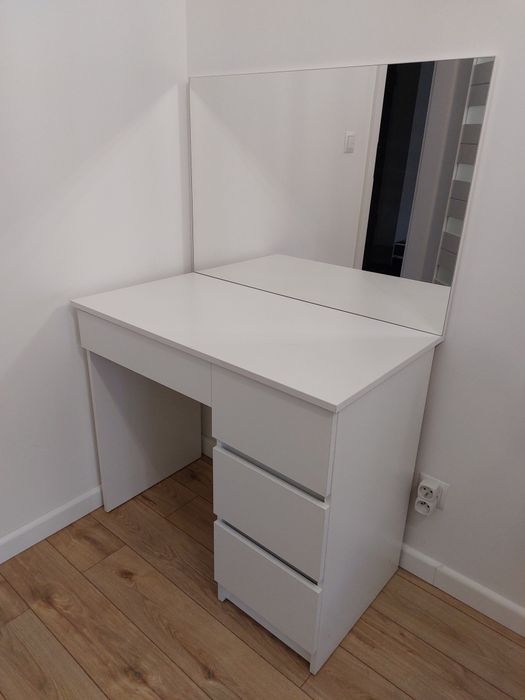 Biurko toaletka z lustrem