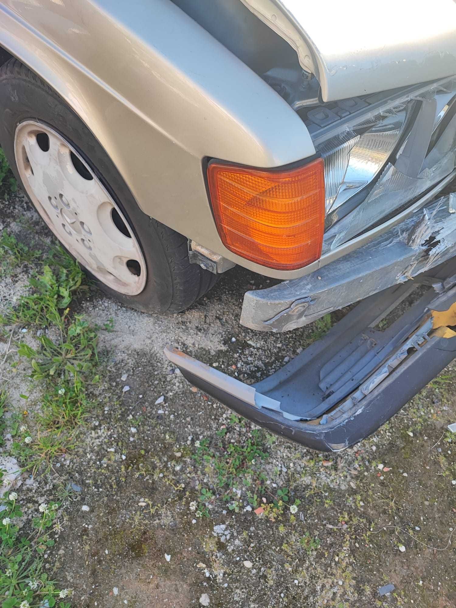 mercedes 190 para abate vendo diverso material