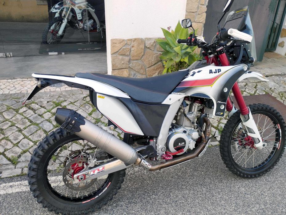 AJP PR7 650 Adventure - 2018 - Muito estimada e original