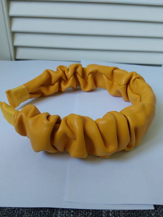 Opaskar  szeroka do włosów Nowa