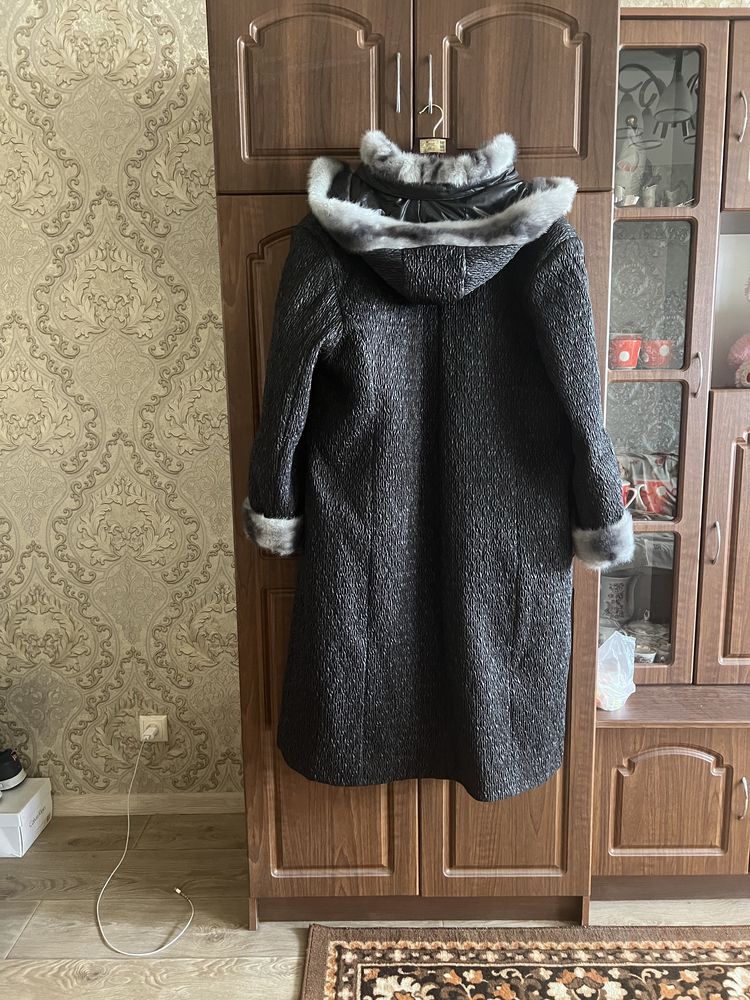 Продам Новое женское Пальто.