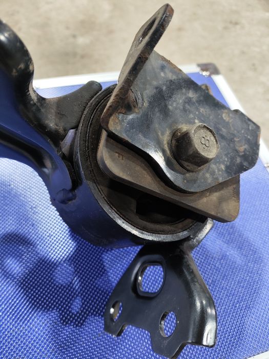 Подушка АКПП ліва Mitsubishi Outlander XL