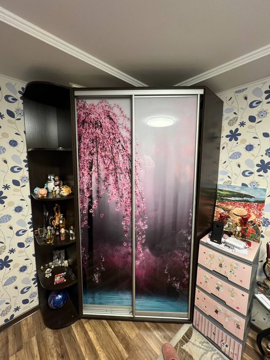 Продам кутову шафу купе
