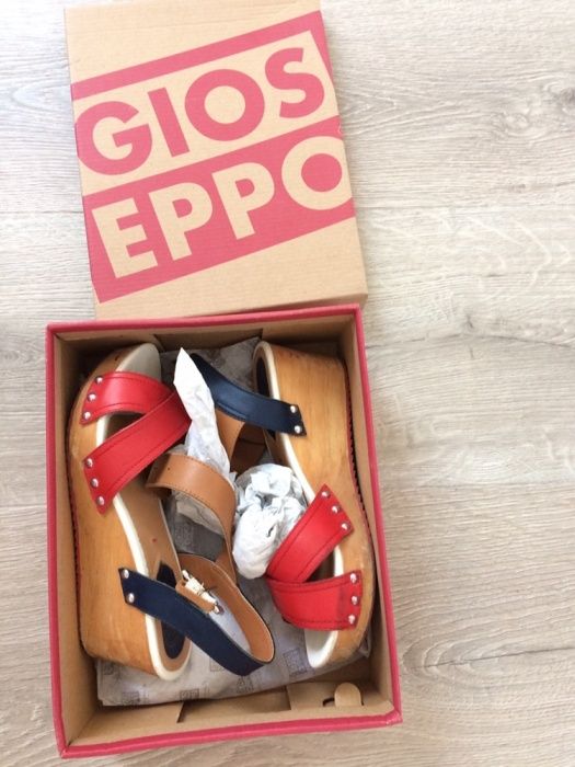 Sprzedam sandałki na koturnie wzór Tommy Hilfiger Gioseppo