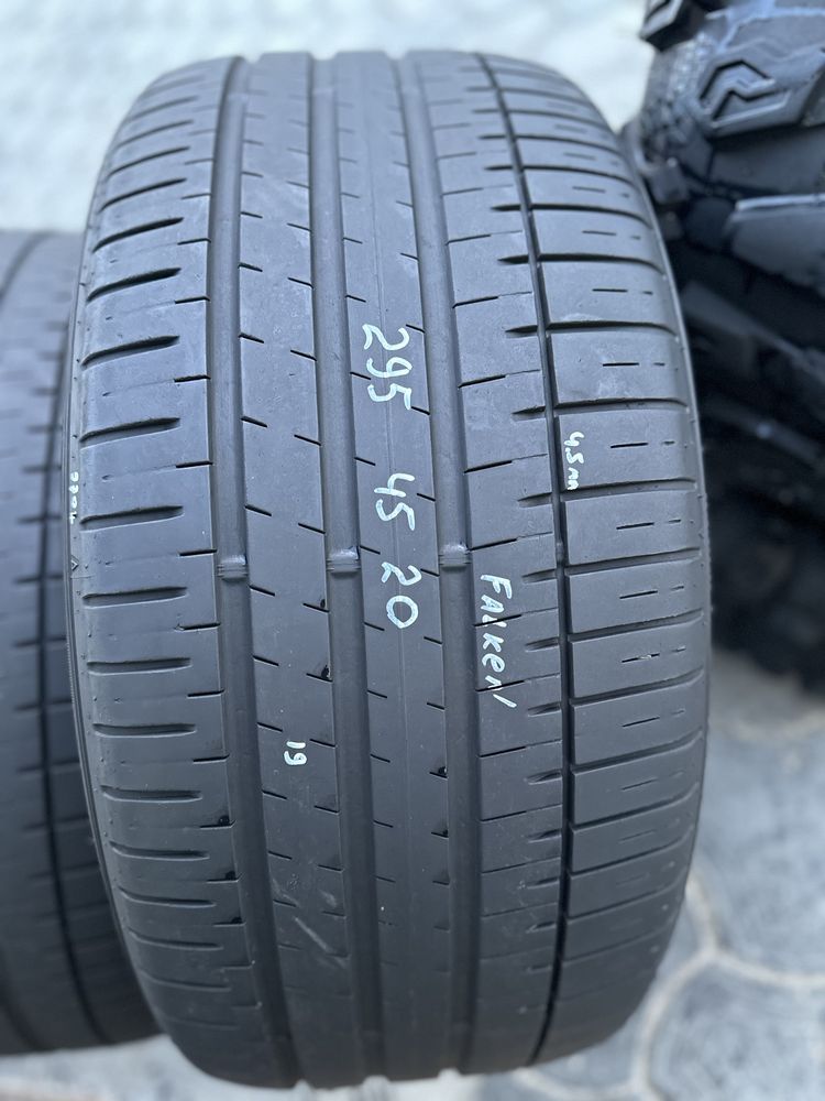 295/45-20 falken пара шини