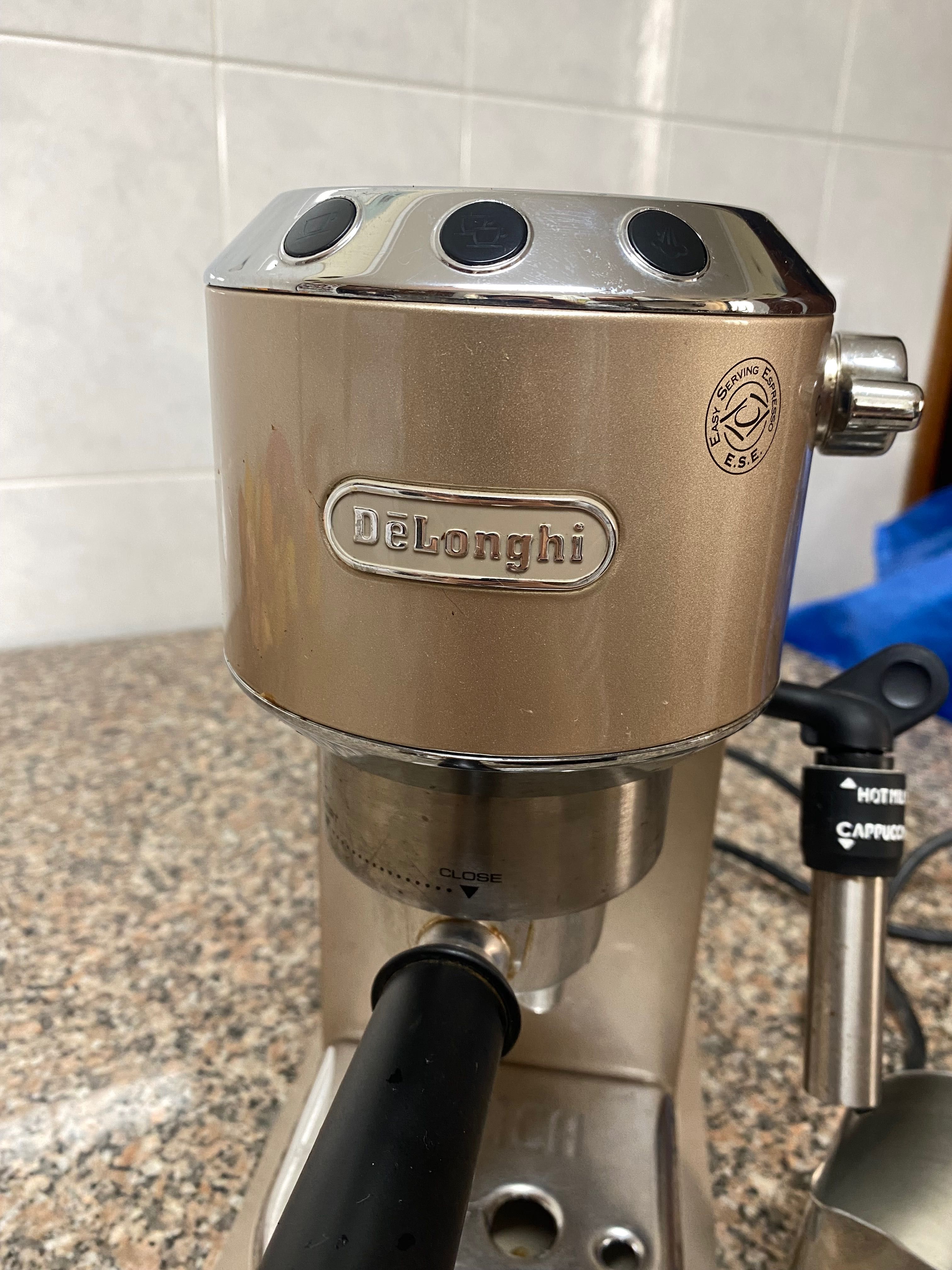 Máquina de Café com punho Delonghi