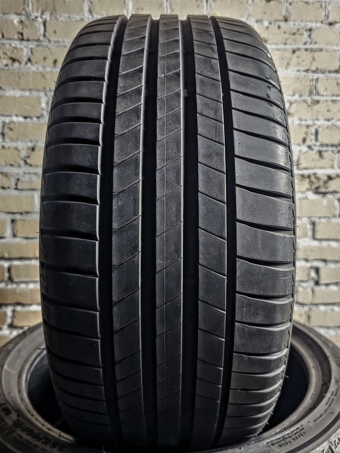 225/40r18 Bridgestone | 7.5mm | Преміум шини | Ідеальні | Комплект 4шт