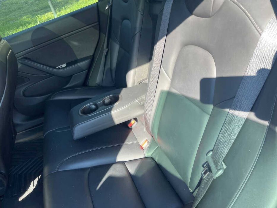 Tesla Model 3 Long Range      2019