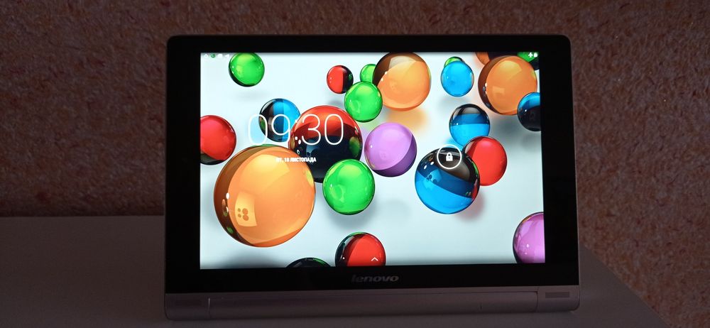 Планшет Lenovo YOGA TABLET 10 .