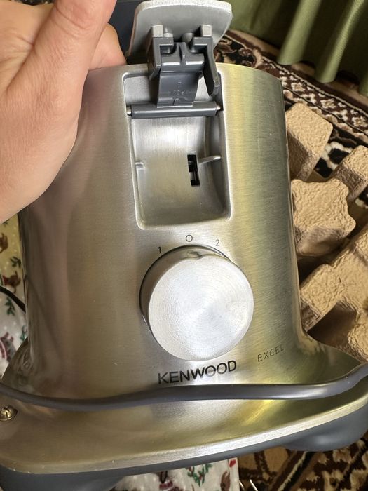 Сокочавилка/соковыжималка Kenwood JE 850