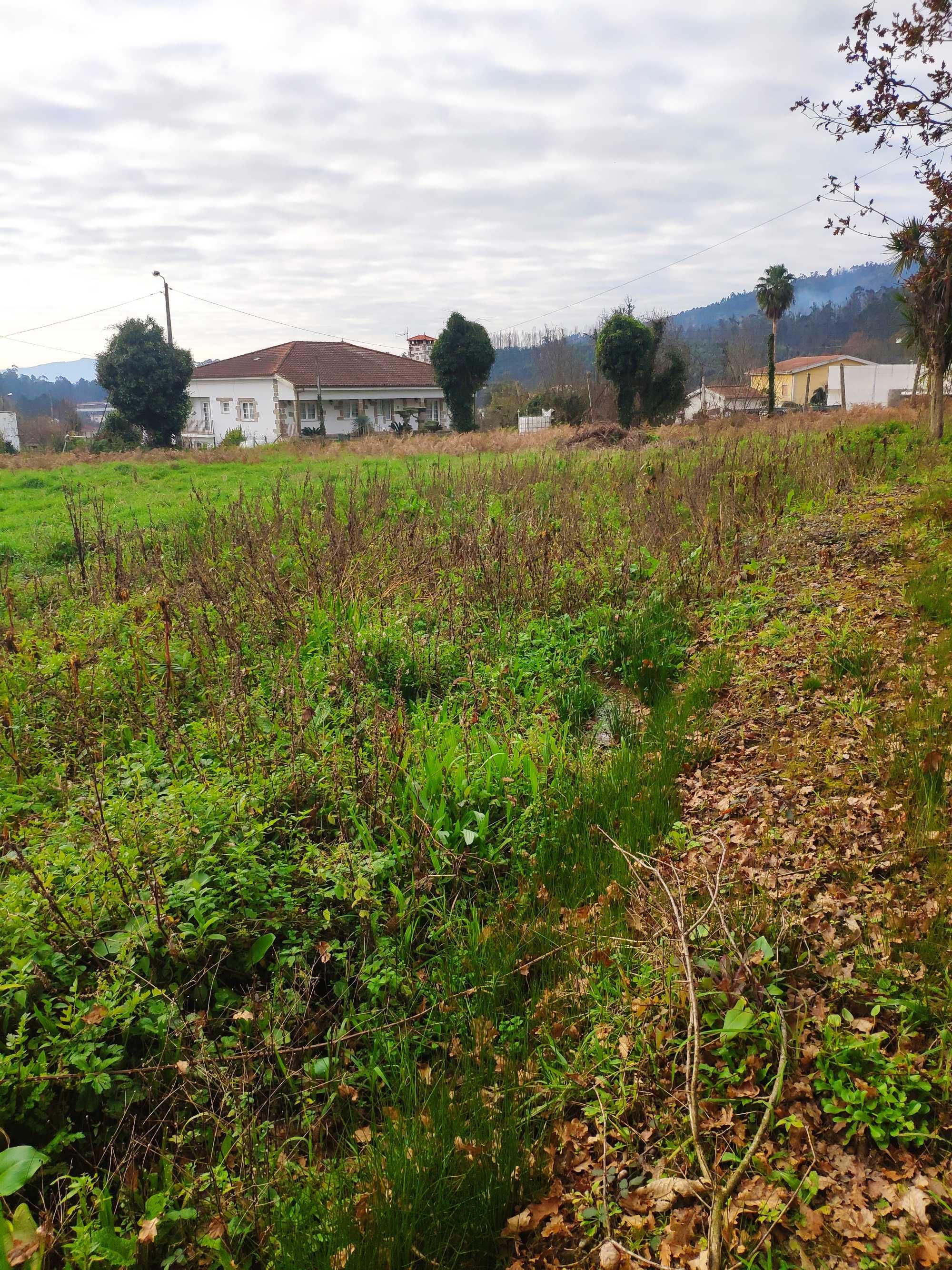 Terreno Construção 2182 m² - Parada de Gatim/Vila Verde