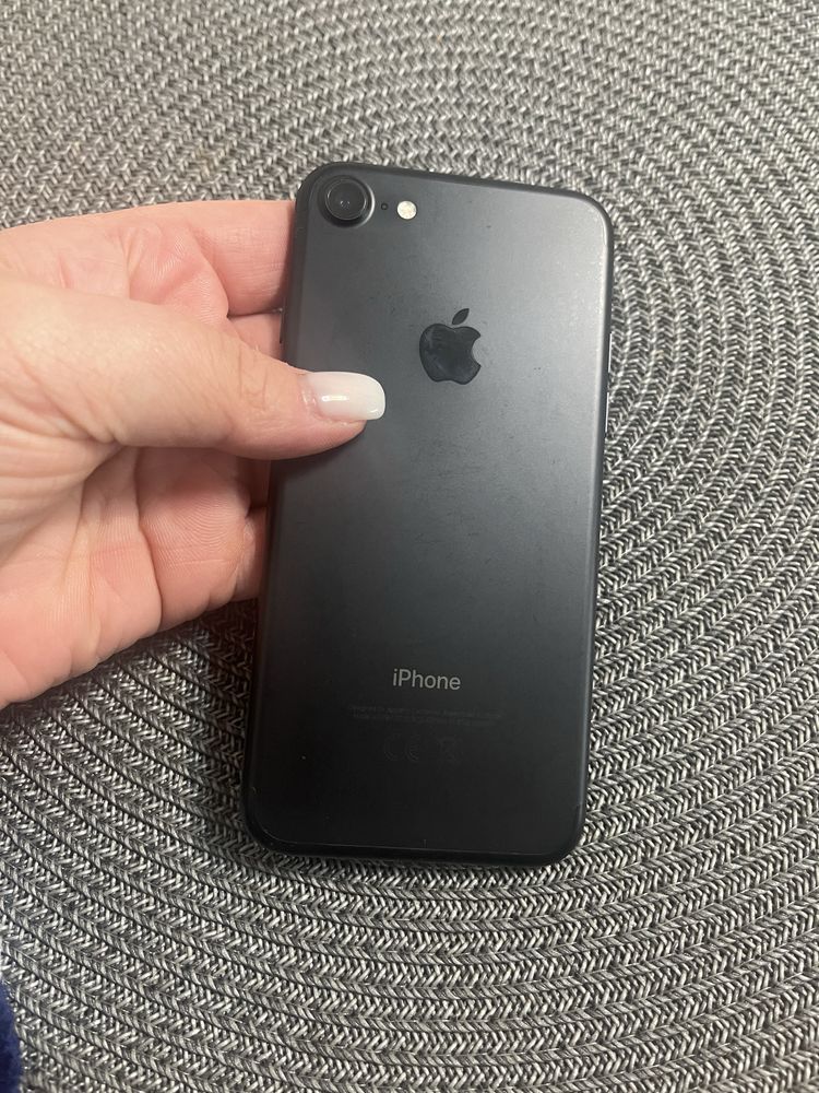 iPhone 7 емкость памяти 256 ГБ в очень хорошем состоянии