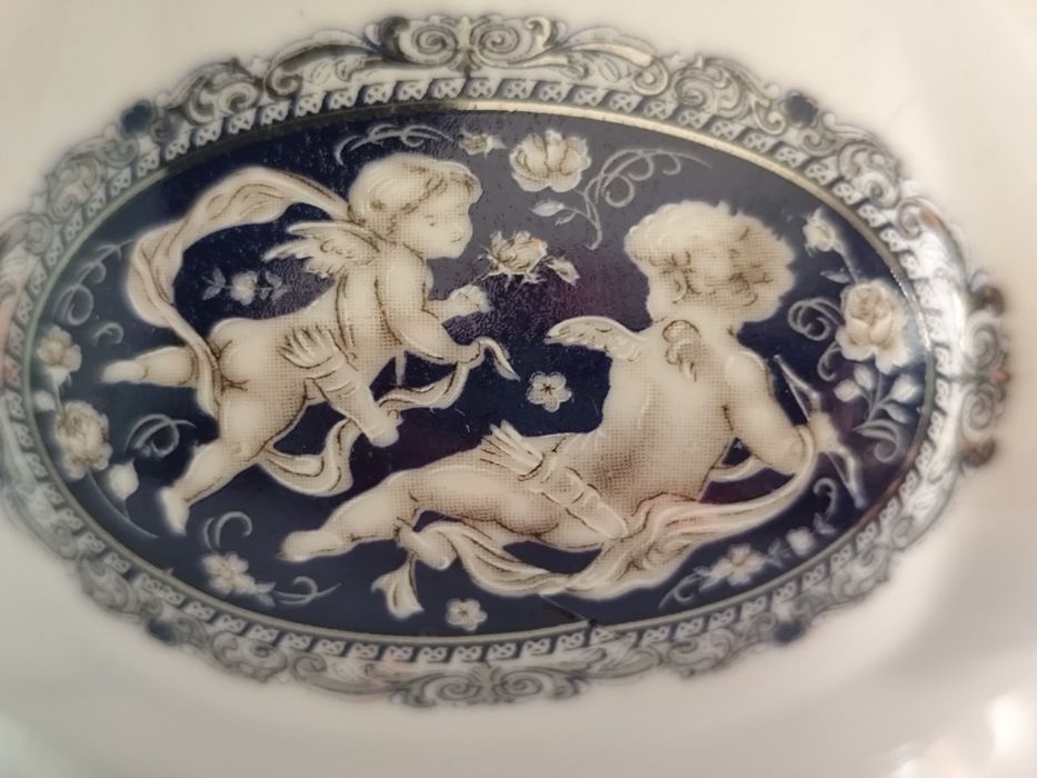 Bule com desenho azul