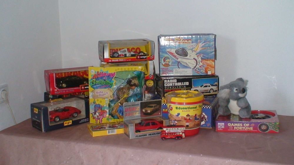 brinquedos vários