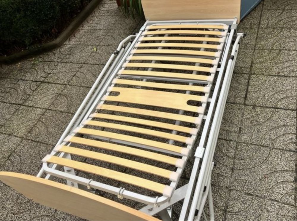 Cama articulada com colchao