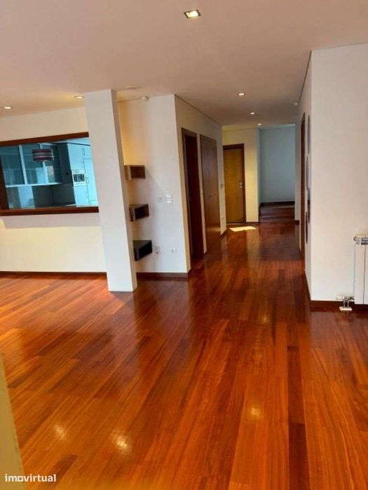 Moradia em banda T3 Antas , v.n. Famalicão 100m do parque Da cidade