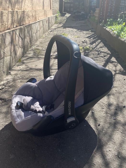 Дитяче автокрісло