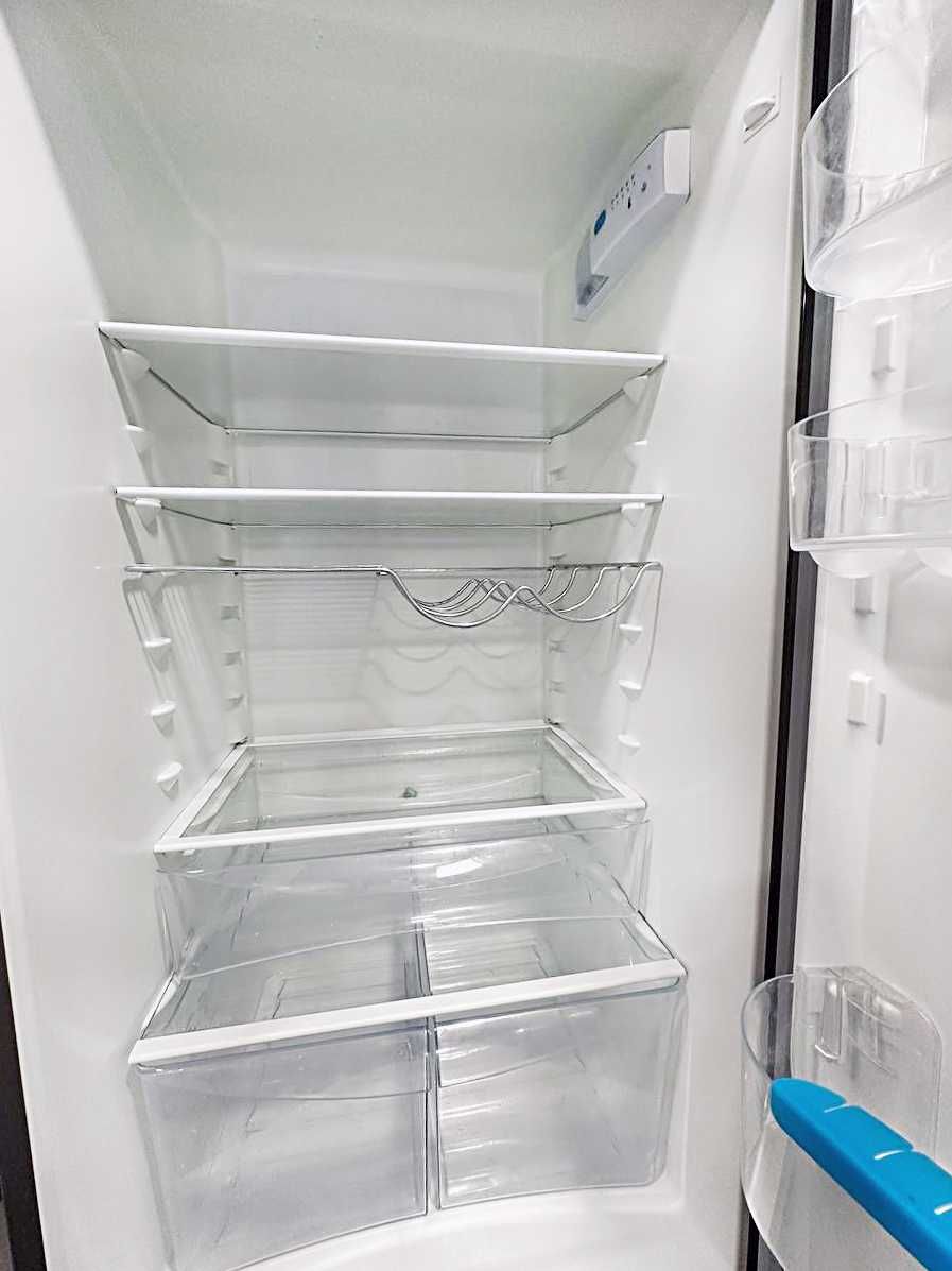 Продам двухкамерный холодильник ZANUSSI ZRB 38215 XA