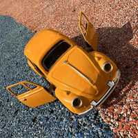 VW Beetle "Жук" у масштабі 1:43. Інерційна модель, гарна деталізація.